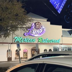 Luna's Mexican Restaurant - Pretty exterior at night