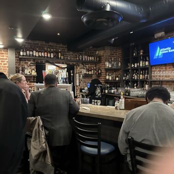 The Commodore - Main Bar - Dive Bars Near Me - Alexandria, Virginia