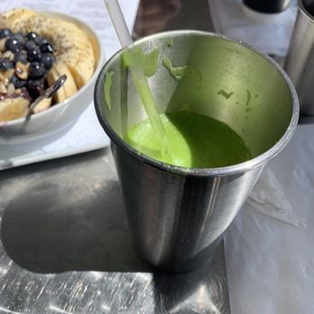 The Spot - Detox and Blueberry Açaí Bowl - Creperies Near Me - Cambria, California