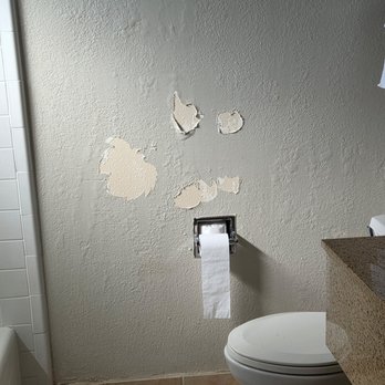 Quality Inn Fallbrook I-15 - Paint peeling in bathroom - Hotels Near Me - Fallbrook, California