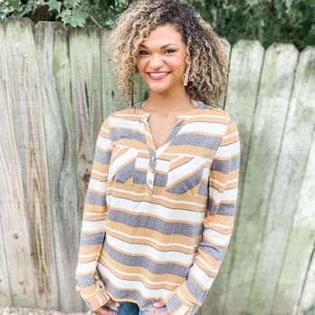 Amia Boutique - Fall Top - Women's Clothing Near Me - Spring Valley, Illinois