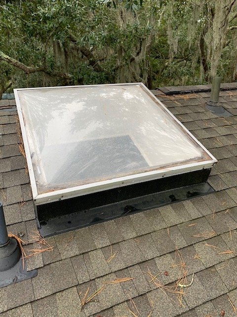 Slide of Luna Roofing