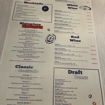 Beacon Corner Bar - Drinks - Seafood Near Me - Grand Rapids, Michigan
