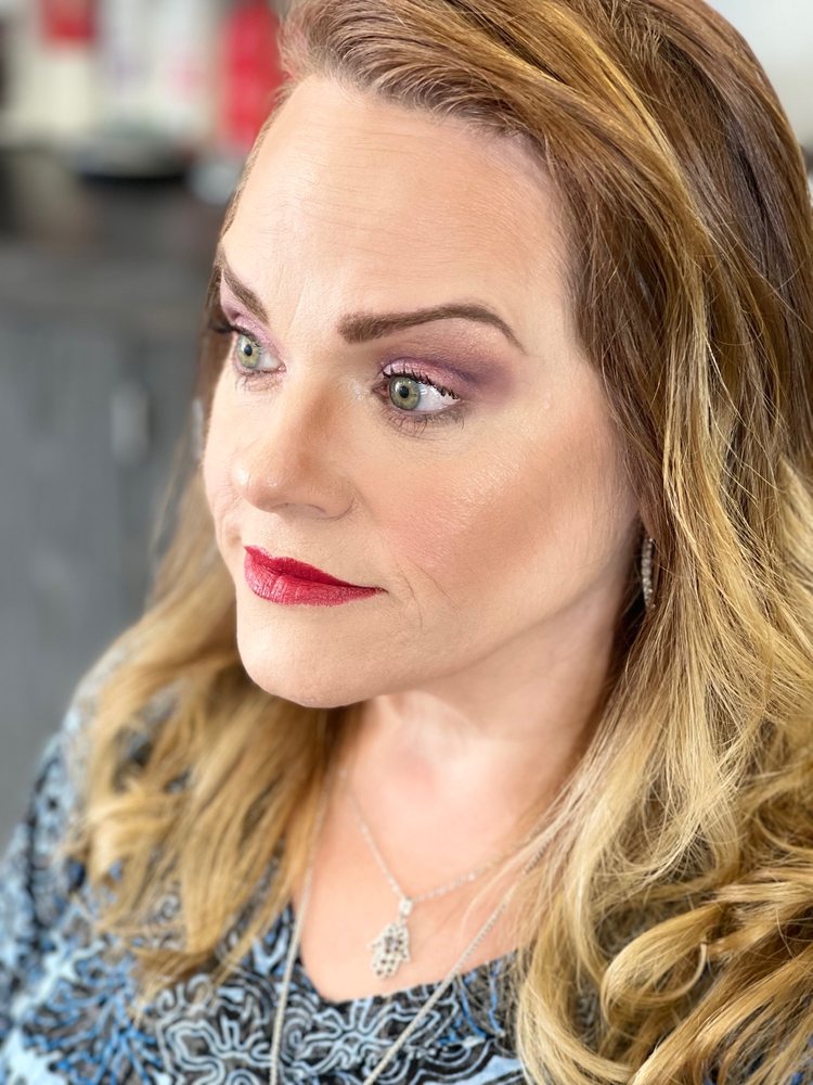 BEAUTY BLOWOUT BAR Updated October 2024 89 Photos & 14 Reviews