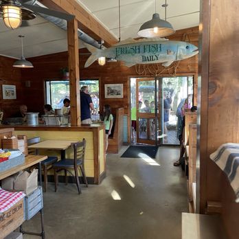 Captain Frosty's Fish & Chips - Inside seating - Seafood Near Me - Dennis, Massachusetts