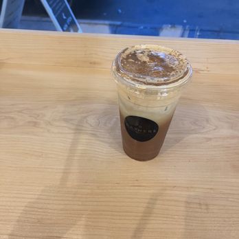 Gathers Tea Bar - Pumpkin cream chai tea with oat milk (cream is dairy) - Bubble Tea Near Me - Chicago, Illinois Gathers Tea Bar - Pumpkin cream chai tea with oat milk (cream is dairy) - Bubble Tea Near Me - Chicago, Illinois
