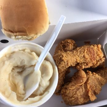 Southern Classic Chicken - a bowl of mashed potatoes and a sandwich - Fast Food Near Me - Mansfield, Louisiana Southern Classic Chicken - a bowl of mashed potatoes and a sandwich - Fast Food Near Me - Mansfield, Louisiana