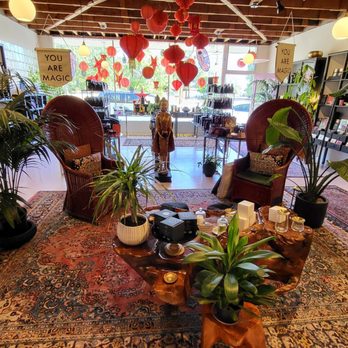 Magic Hour - Inviting cozy sitting area. - Tea Rooms Near Me - Ojai, California