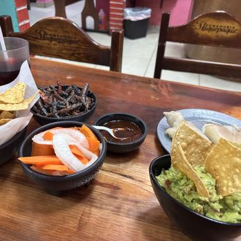 Cenaduria Tlaquepaque - Guac and sides - Mexican Near Me - Ensenada, BCN Cenaduria Tlaquepaque - Guac and sides - Mexican Near Me - Ensenada, BCN