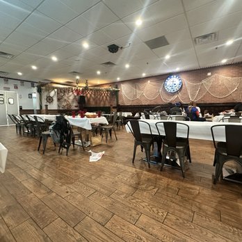 Sea Shack - Interior dining are - Seafood Near Me - Naperville, Illinois