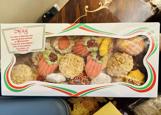 Moio's Italian Pastry Shop by null