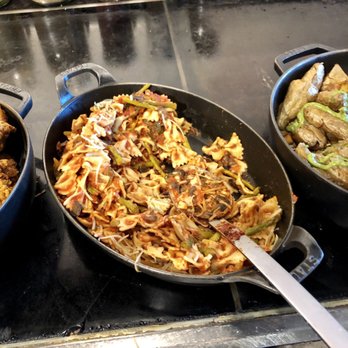 The Centurion Lounge - Pasta primavera - Airport Lounges Near Me - Las Vegas, Nevada