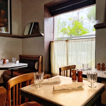Bear Den Aspen - Dining room - Breakfast & Brunch Near Me - Aspen, Colorado