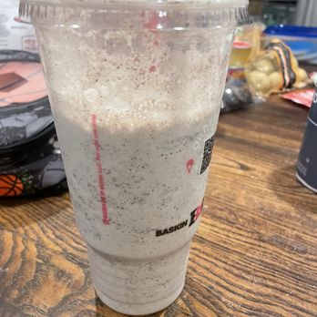 Baskin-Robbins - Supposed to be a mint chocolate chip milkshake - Ice Cream & Frozen Yogurt Near Me - Las Vegas, Nevada Baskin-Robbins - Supposed to be a mint chocolate chip milkshake - Ice Cream & Frozen Yogurt Near Me - Las Vegas, Nevada
