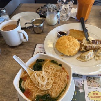 Arcadia Garden Cafe - Tomato fish vermicelli soup, hot milk tea, pineapple bun, dumplings, hashbrowns - Chinese Near Me - Arcadia, California Arcadia Garden Cafe - Tomato fish vermicelli soup, hot milk tea, pineapple bun, dumplings, hashbrowns - Chinese Near Me - Arcadia, California