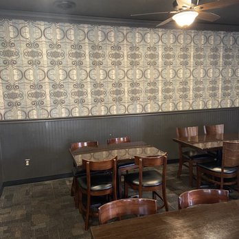 Big Boy's Pizzeria - Inside dining room - Pizza Near Me - Connersville, Indiana