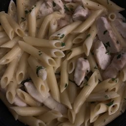 Supposed to be chicken Alfredo I think they forgot sauce
