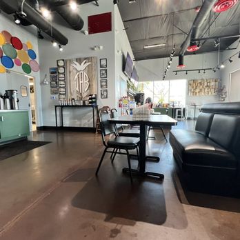 Thanks A Brunch - Gilbert - Inside - Burgers Near Me - Gilbert, Arizona Thanks A Brunch - Gilbert - Inside - Burgers Near Me - Gilbert, Arizona