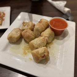 Little Italy Pizza & Italian Restaurant - Garlic knots