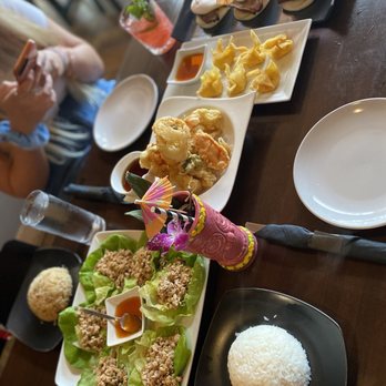 Nawa - Lettuce wraps, rice, veggie and shrimp tempura, crab mandalay, duck buns - Asian Fusion Near Me - Fort Wayne, Indiana