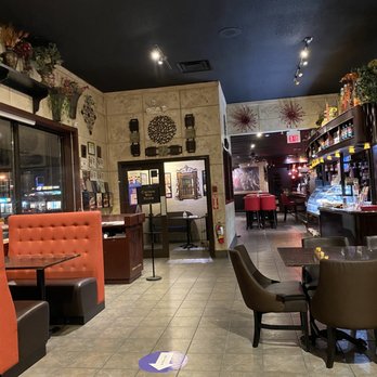 Symposium Cafe Restaurant Guelph - the interior of a restaurant - Breakfast & Brunch Near Me - Guelph, Ontario Symposium Cafe Restaurant Guelph - the interior of a restaurant - Breakfast & Brunch Near Me - Guelph, Ontario