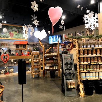 Wild Birds Unlimited - Variety - Bird Shops Near Me - Yorktown, Virginia Wild Birds Unlimited - Variety - Bird Shops Near Me - Yorktown, Virginia