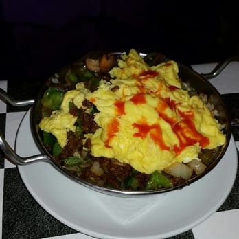 Madison Park Kitchen - 'Desperado' skillet (green peppers, onions, mushrooms, and jalapeños) - Breakfast & Brunch Near Me - Forest Park, Illinois