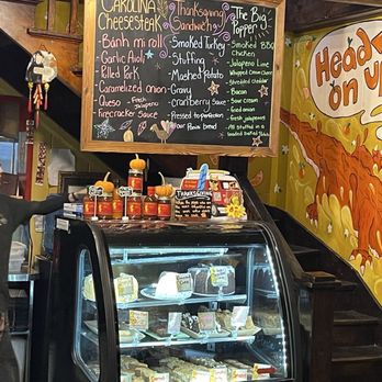 Yellow Dog Eats - Interior - Sandwiches Near Me - Windermere, Florida