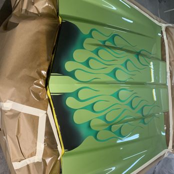 L&B Auto Body - Body Shops Near Me - Littlerock, California