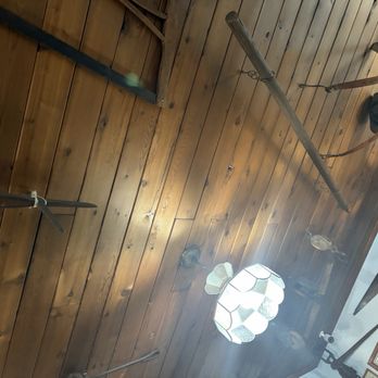 Alice's Country House - Ceiling - American Near Me - Tillamook, Oregon Alice's Country House - Ceiling - American Near Me - Tillamook, Oregon