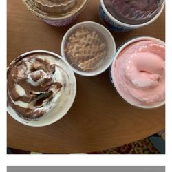 Menchie's Frozen Yogurt - Yogurt with ABSOLUTELY NO TOPPINGS!!