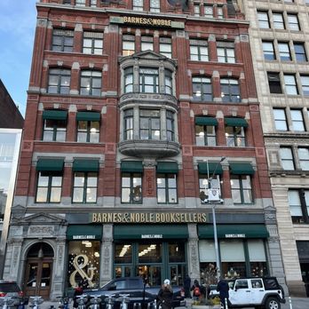BARNES & NOBLE - Updated December 2025 - 636 Photos & 553 Reviews