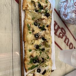 Chicken artichoke flatbread