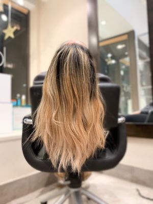 Lovella Salon by null