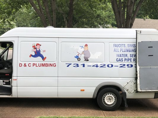D&C Plumbing Service Logo