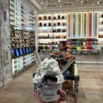 Venchi - Straciatella Gelato, Small Size (16 oz / 1.0 lb.) Not Ice Cream - Gelato Near Me - Santa Clara, California Venchi - Straciatella Gelato, Small Size (16 oz / 1.0 lb.) Not Ice Cream - Gelato Near Me - Santa Clara, California