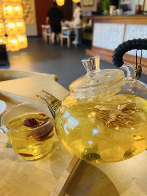 Taste of Mulan Asian Fusion by null