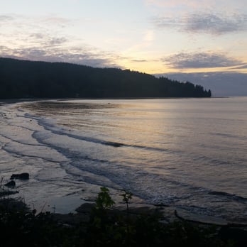 Chito Beach Resort - Castaway Cabin - evening view from the deck. - Resorts Near Me - Sekiu, Washington