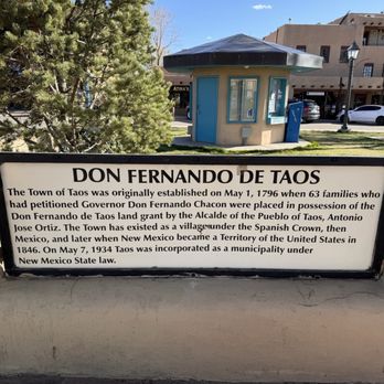 Taos Plaza - Landmarks & Historical Buildings Near Me - Taos, New Mexico
