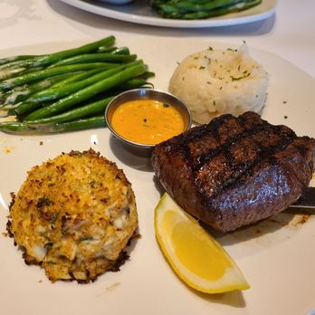 Bonefish Grill - Sirloin and crabcake - Seafood Near Me - Orlando, Florida Bonefish Grill - Sirloin and crabcake - Seafood Near Me - Orlando, Florida