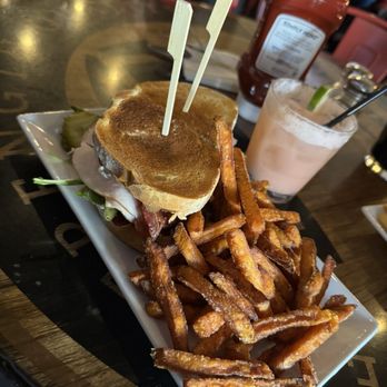 The Whiskey Barrel - Turkey BLT - Whiskey Bars Near Me - Port Jefferson, New York