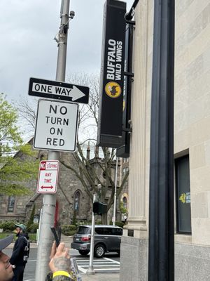 Buffalo Wild Wings by null
