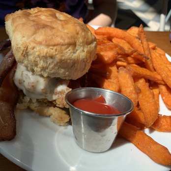 Brewed #143 - Magnolia chicken biscuit - American Near Me - DFW Airport, Texas Brewed #143 - Magnolia chicken biscuit - American Near Me - DFW Airport, Texas
