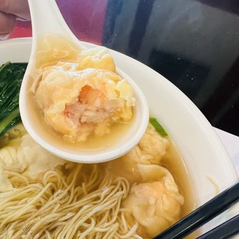 Ho Kee Cafe - San Gabriel - Wonton Noodle Hong Kong Style. Plump shrimp and a little pork in the wanton filing. - Cantonese Near Me - San Gabriel, California Ho Kee Cafe - San Gabriel - Wonton Noodle Hong Kong Style. Plump shrimp and a little pork in the wanton filing. - Cantonese Near Me - San Gabriel, California