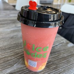 Juice Dudez - Watermelon strawberry juice with mango chunks