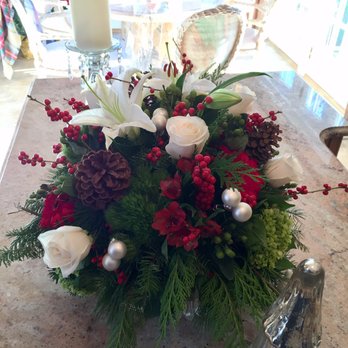 River Dell Flowers & Gifts - Holiday Centerpiece - Florists Near Me - Oradell, New Jersey River Dell Flowers & Gifts - Holiday Centerpiece - Florists Near Me - Oradell, New Jersey