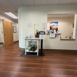Hawaii Hand & Rehabilitation Services - Inside waiting area