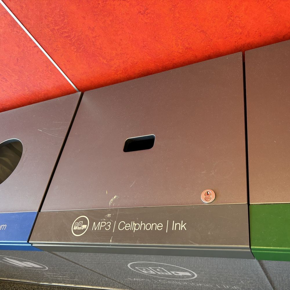 Electronic recycling bin Electronic recycling bin