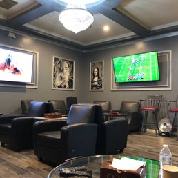 Hanging out watching the game!? Hanging out watching the game!?