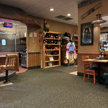 Black Bear Diner Pleasanton - Inside - American Near Me - Pleasanton, California